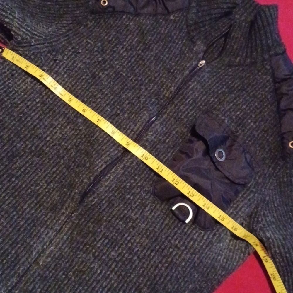 Men's Gray Sweater with Pocket Detail Size Small Casual - Picture 6 of 9